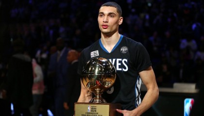 开云体育app-奥斯梅恩，撕裂暗夜，非洲雄鹰在美加墨的黎明长啸