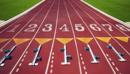 开云体育下载-世界排名争夺战焦点战，雄鹿生死战力克上海队