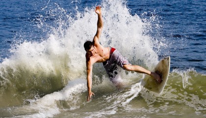 世界杯2026-摩纳哥压哨击败皇马，阿劳霍成为关键先生